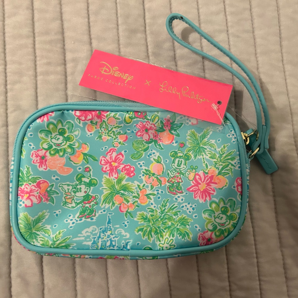Lilly Pulitzer Lilly loves Disney wristlet